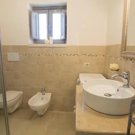 Trulli Laetitia Μαρτίνα Φράνκα